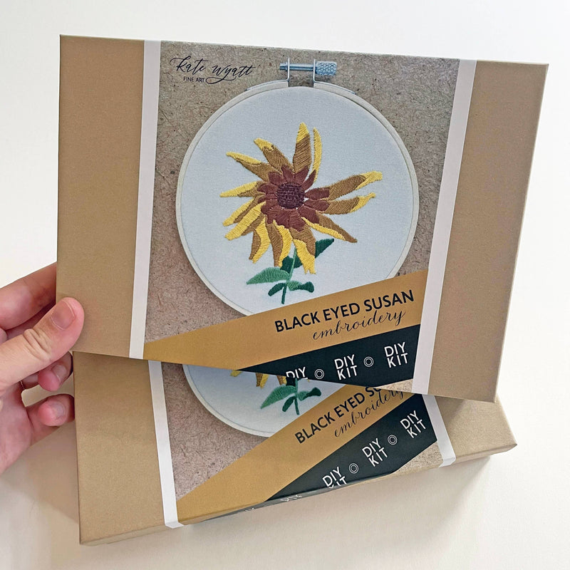Black Eyed Susan (5") DIY Embroidery Kit